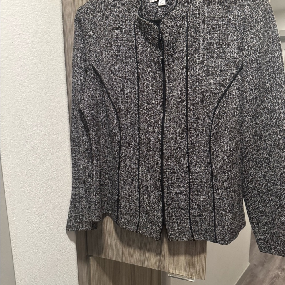 Danny & Nicole Gray Blazer Structured Shoulders